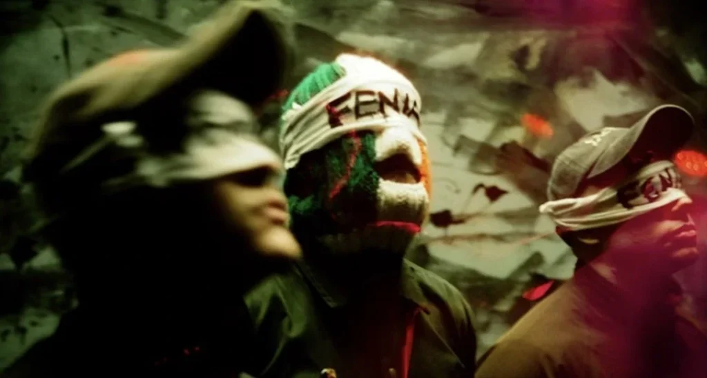 I Kneecap durante gli shooting per Fenian